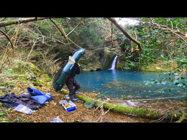 I tried fishing at the mysterious spring!