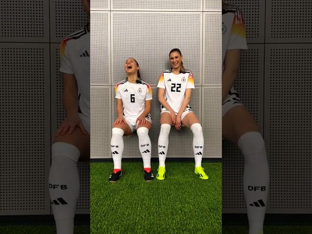 Lena Oberdorf und Jule Brand ️ Lustig DFB Frauen Nationalmannschaft Fussball Germany Women Soccer