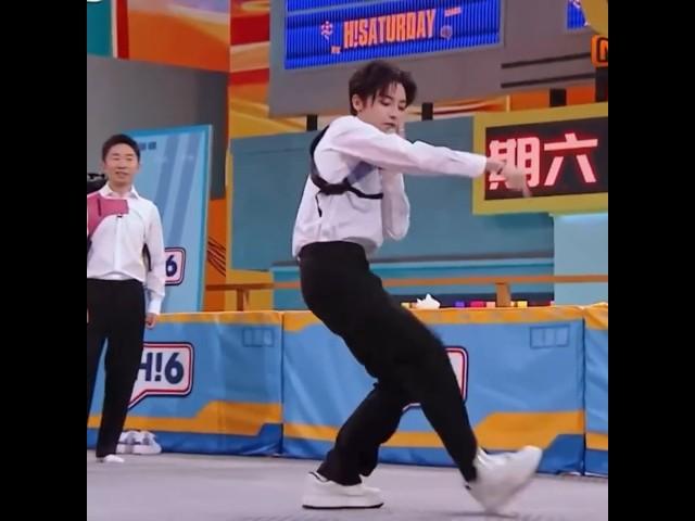 20241019 #HouMinghao "Cake Dance" on Hello Saturday #cakechallenge #neohou #侯明昊 #itzycake