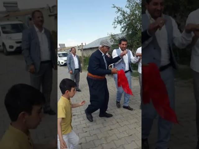 Seyid Molla Fesih Amcamın Oğlu Abdulkadirin Nişanı Söylen  Dengbej Selhattin Demir Ve Hozan İsa