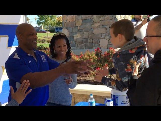 Ronnie Coleman Mannequin Challenge at The Nutrition Corners