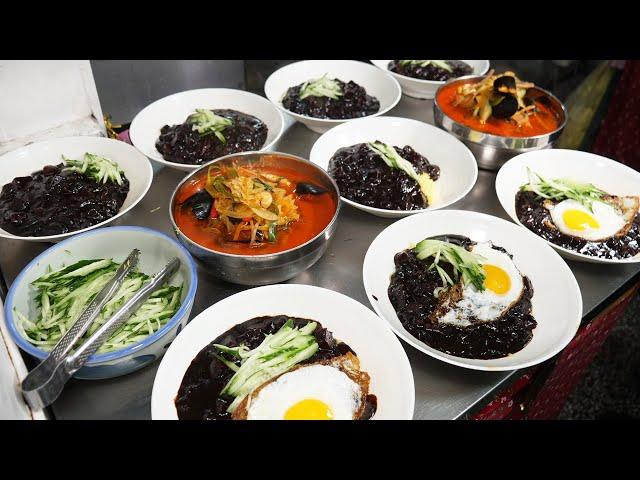 Really? Only $1.5 Grandfather's Black Noodle (Jjajangmyeon) - Korean Street Food