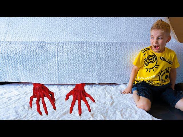 ТИША и история про МОНСТРА под КРОВАТЬЮ. TISHA and the story of the MONSTER under the BED.