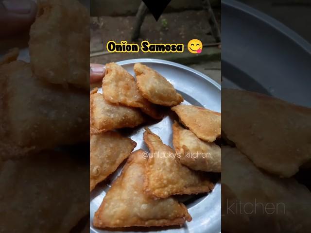 Onion Samosa  #snacks #onion #samosa #train #time #recipe #song #short / @unluckys_kitchen