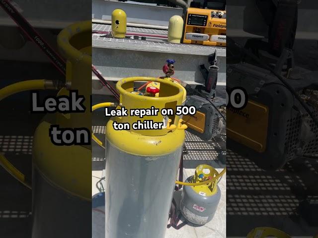 12 leaks on condenser u bends and 1 on the oil return line at the separator  #chiller #hvac #tech