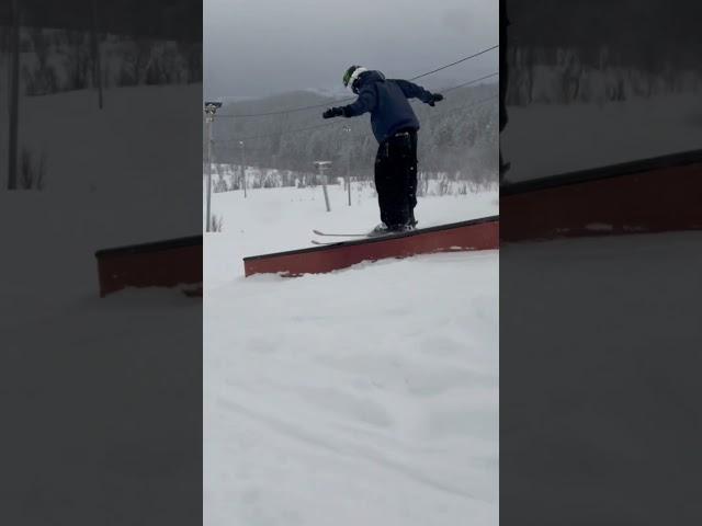 #carti #snowboarding #ski freestyle #snowboard #ski #youtube #snow #youtubeshorts #skiing