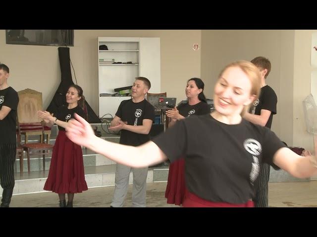 "Айкай" театрысь артистъёс кузь сюрес вылэ потыны дасясько ВИДЕО