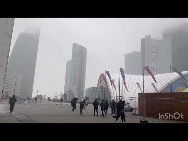 Snow in La Défense, Paris - La Neige à La Défense, Grand Paris - الثلج في باريس #snow #paris #europe