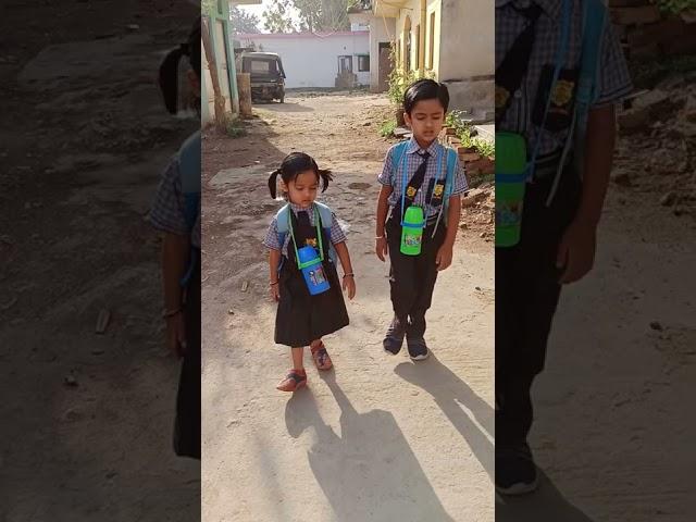 school jate hue chote bache #school #paidal #cute #youtube #shorts 