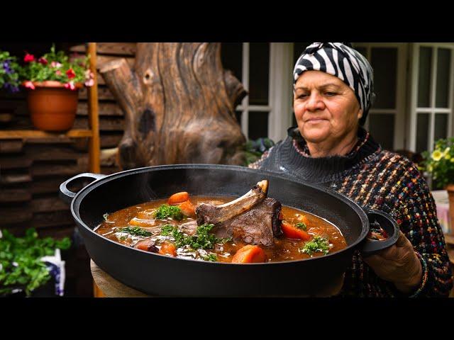  Authentic Azerbaijani Lamb Stew:  A Hearty Village Recipe 