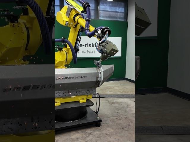 ​ ⁨ @Welddotcom took over @FANUCAmericaCorporation  robot! #automation #robots