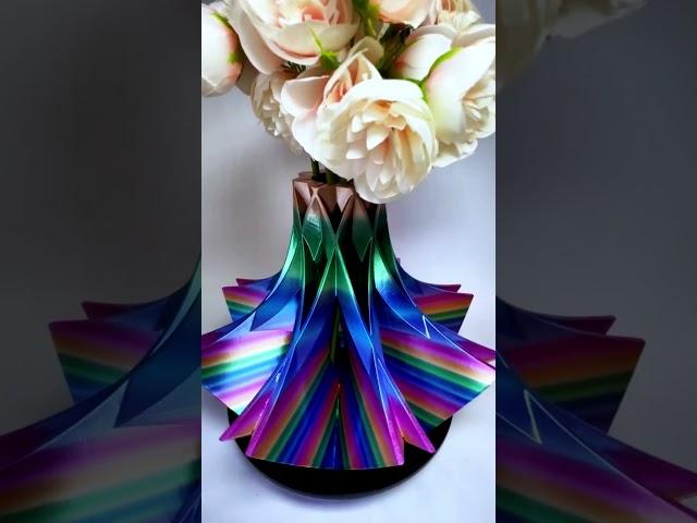  Prepare to be dazzled by this colorful 3D printed vase that's redefining home decor! #3dprint