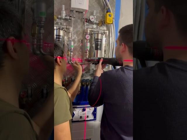 Сборка коллекторного узла водоснабжения.
