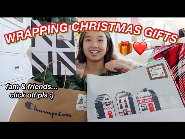 WRAPPING CHRISTMAS GIFTS | Vlogmas Day 23!