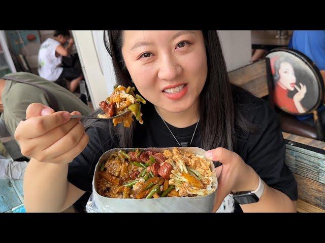 【寻尝姐妹】在辽宁锦州吃老式铝盒饭，味道和情怀都有了，10元一份看看都有啥菜！