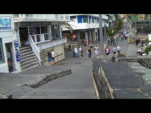 Wir gehen langsam durch die Stadt 1  Puerto de la Cruz Mai 2019