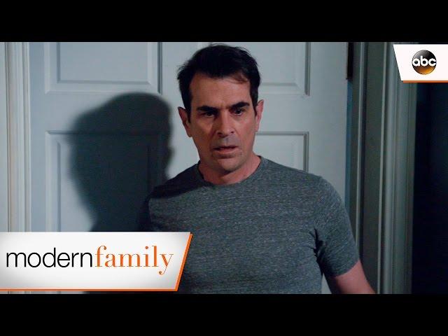 A Girl in Luke's Bed? - Modern Family