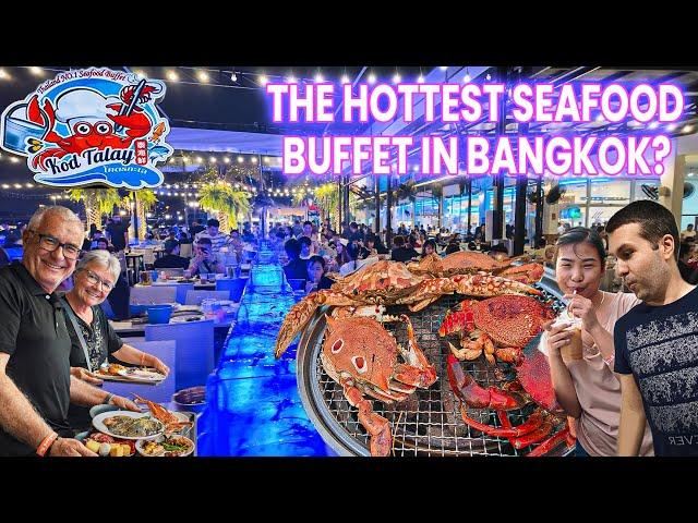 Is This Thailand’s HOTTEST Seafood Buffet? Cheap & Popular! KodTalay Riverfront Feast