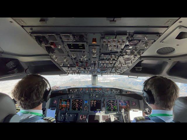 Transavia 737 Cockpit landing Malaga