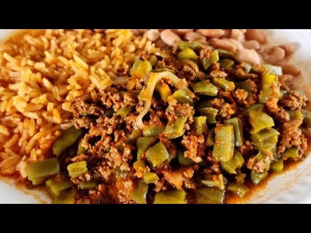 Carne Molida con Nopalitos // Ground Beef and Cactus ️