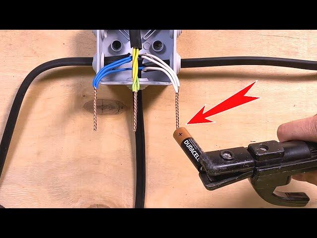 A 50 year old electrician has shown this ancient and reliable method of connecting wires!