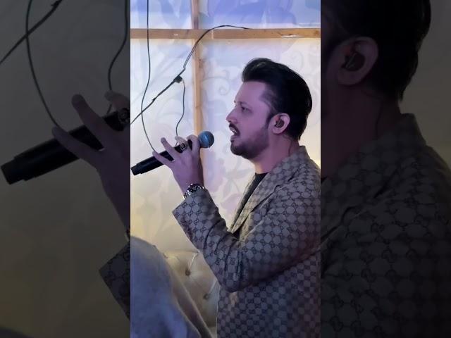 Atif Aslam Mic Sound Test Before Concert | Exclusive BTS Moments! #atifaslam #shorts #karachi #music