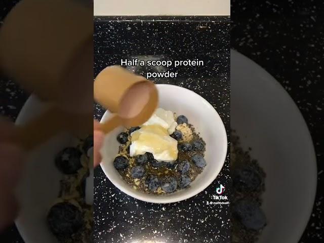 HIGH PROTEIN // LOW CALORIE OVERNIGHT OATS!!