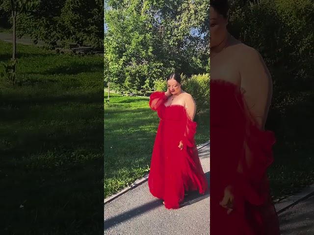 Lady in red ️