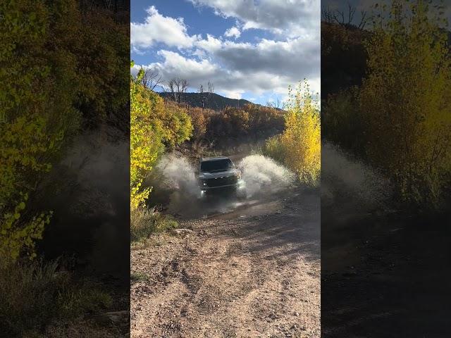 Ford Raptor R hitting puddle 700HP #offroad #shorts