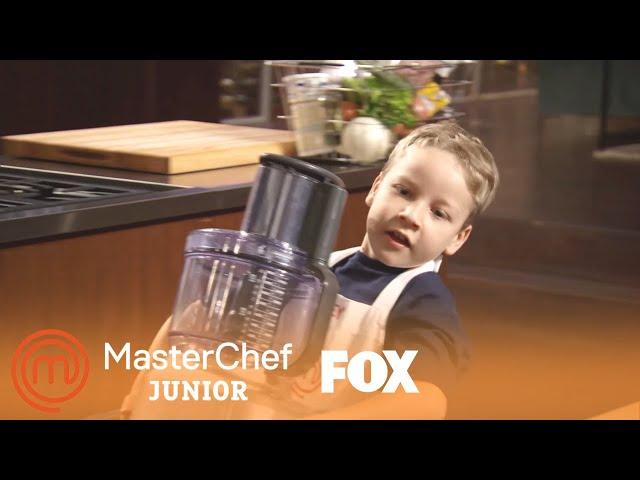 Extended Scene: The Small Chefs Can't Lift The Heavy Equipment | Season 3 Ep. 2 | MASTERCHEF JUNIOR