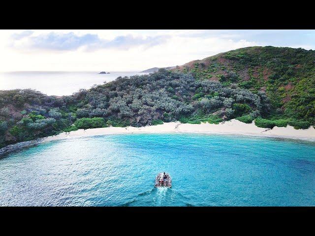 Alone, Hunting The Freshest Fish Wraps - SOLO CAMPING A REMOTE ISLAND BEACH - Catch & Cook - Part 2