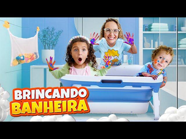 HORA DO BANHO COM BELLA E LUCCA NA BANHEIRA - FAMÍLIA BELLA LISA E LUCCA SHOW