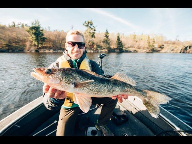 Houseboat Adventures - Part 1 fishing from a 68 foot houseboat!