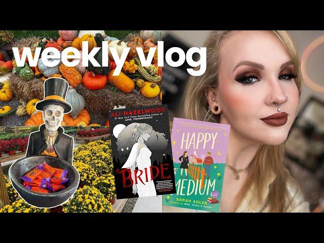 VLOG | Decluttering Begins, Weekly Routines, Cozy Fall Days, & Current Reads