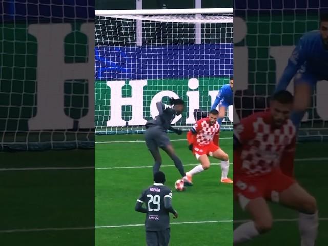 Rafael Leão's footwork!