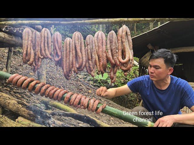 The recipe for making sausage a dish in the restaurant is here. Robert | Green forest life (ep286)