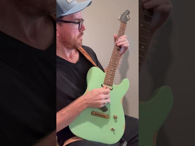 FUNKY FINGERSTYLE BLUES LICK #shortsfeed #guitar #xvive