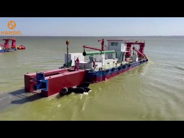 Cutter suction dredger uses marine airbags to launch water in preparation for a dredging operation