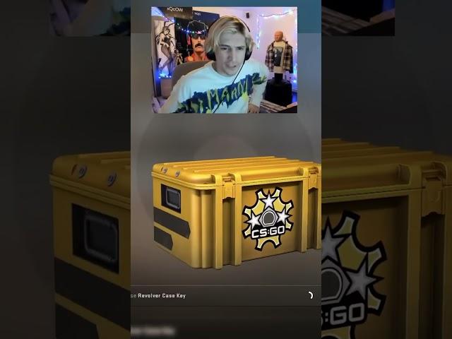 xQc ALMOST opens a $1 MILLION KNIFE