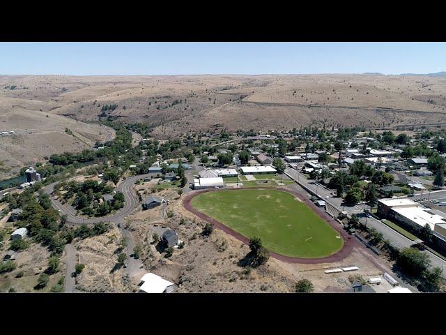 'If you build it, they will run' Tiny town builds their own Field of Dreams