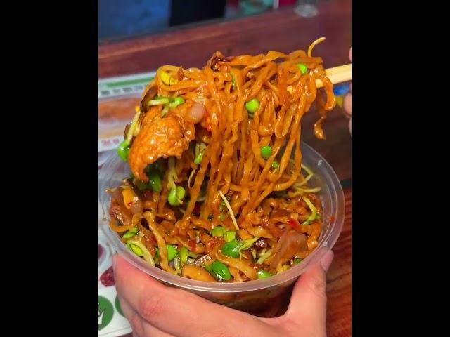 夜宵吃个牛肉炒面 #夜宵 #炒面