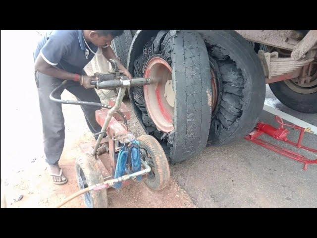 Truck 2 tyre Exploded // tyre change fitting //