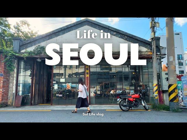 Rainy days in Seoul ️| aesthetic cafes, LP bar, easy home cooking & baking | Life in Seoul VLOG