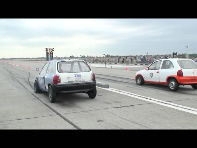 Opel Corsa [2.5 V6] vs. Opel Corsa [3.0 V6]