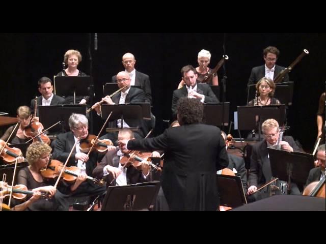 Asher Fisch Conducts & Plays Mozart
