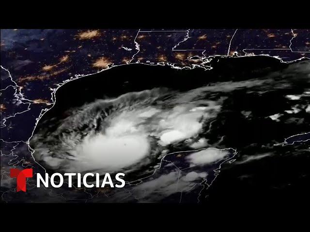 El huracán Milton lleva lluvias torrenciales a siete estados de México | Noticias Telemundo