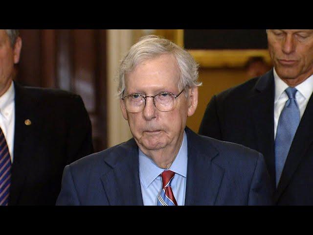 Mitch McConnell appears to freeze during press conference