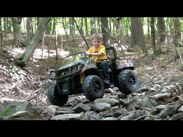 PEG PEREGO JOHN DEERE GATOR XUV CAMOUFLAGE  RIDE-ON VEHICLE FOR KIDS