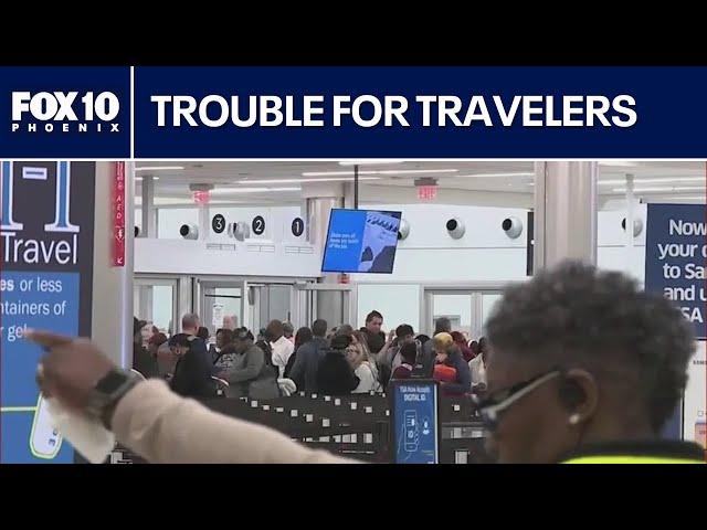 Holiday travelers run into major issues in US airports