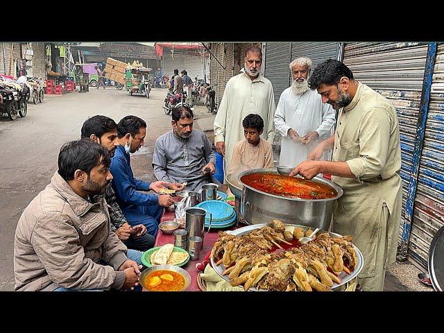 SPECIAL TRADITION HOT BREAKFAST IN WINTER SEASON ON ROAD SIDE LAHORE | BUTT MUTTON SIRI PAYE CHANAY